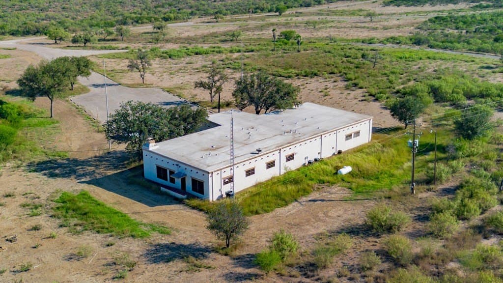 3,484,800 acres in Maverick County - photo 16