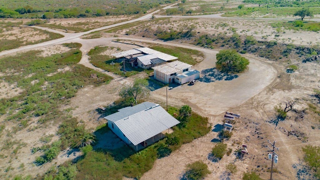 3,484,800 acres in Maverick County - photo 7