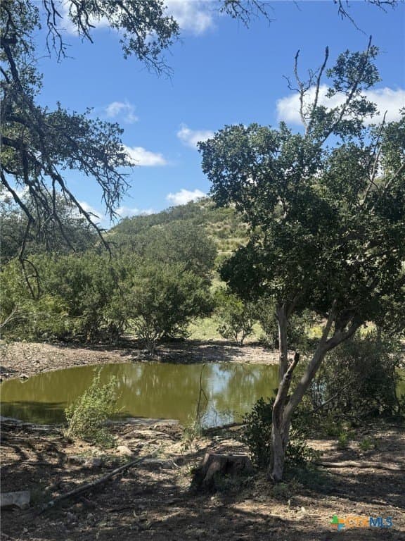 Private Road lot: 32
