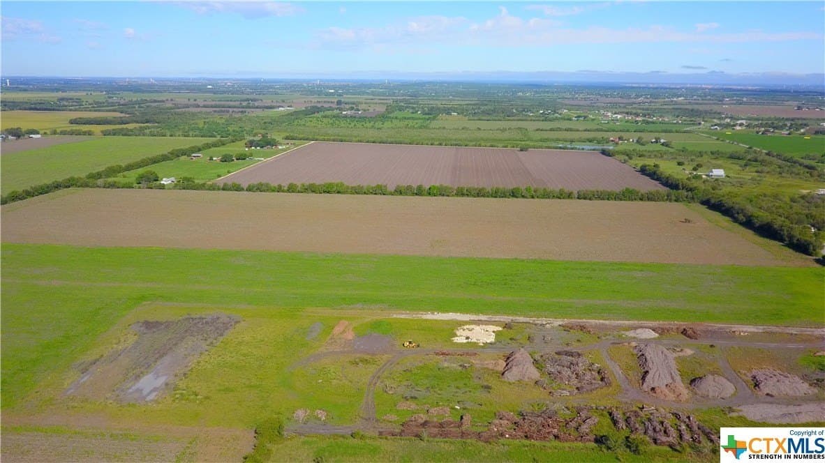 37.59 acres in Guadalupe County - photo 4