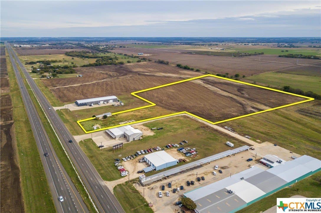 31589 W Highway 84
