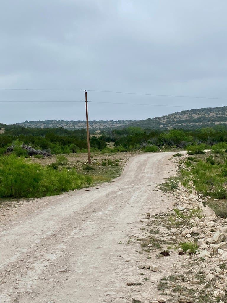 327.44 acres in Val Verde County - photo 4