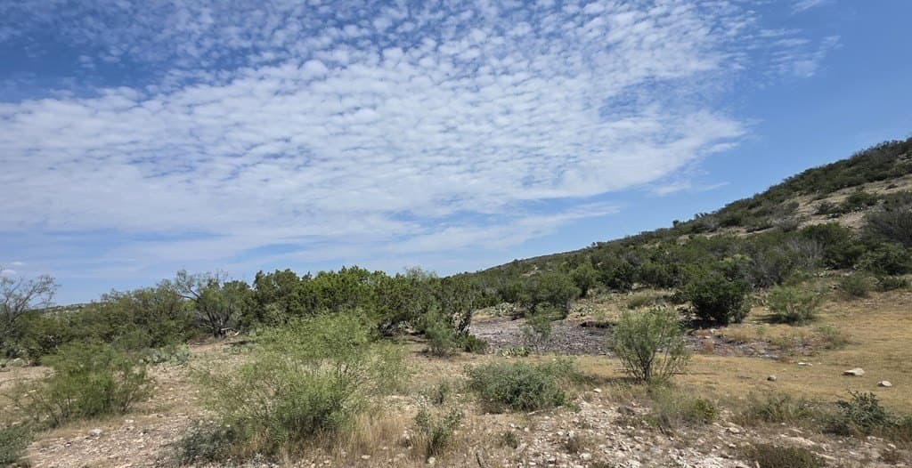 327.44 acres in Val Verde County - photo 29