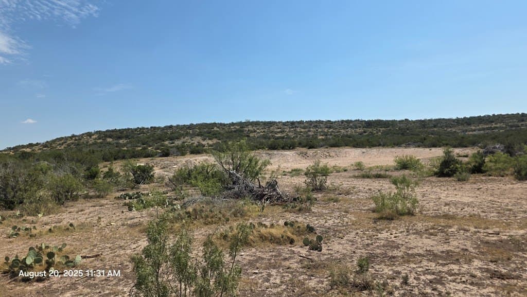 327.44 acres in Val Verde County - photo 32
