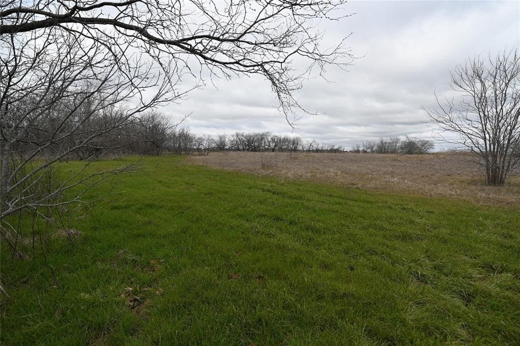 2.84 acres in Ellis County - photo 10