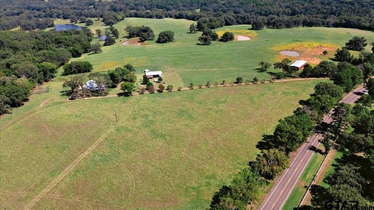 118 acres in Smith County - photo 39