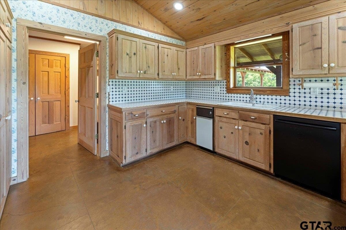118 acres in Smith County - photo 12