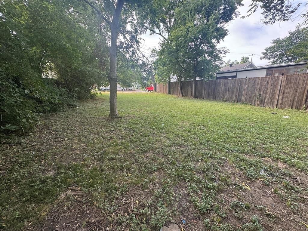 0.15 acres in Dallas County - photo 3