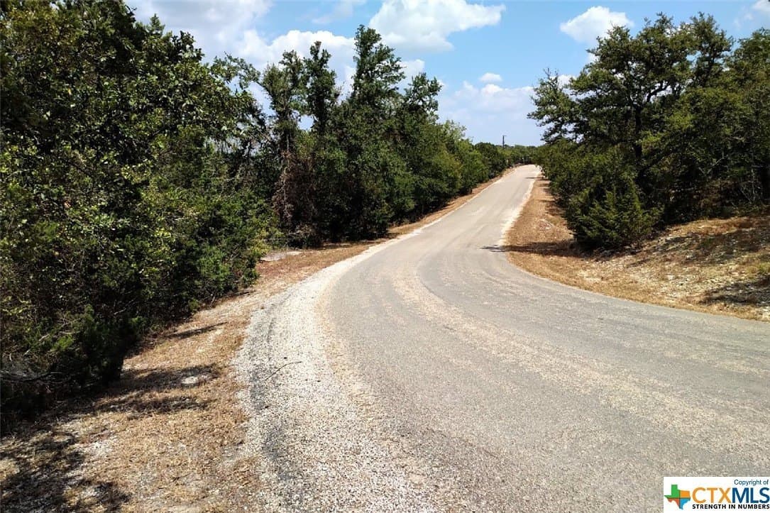 0.5 acres in Comal County - photo 3