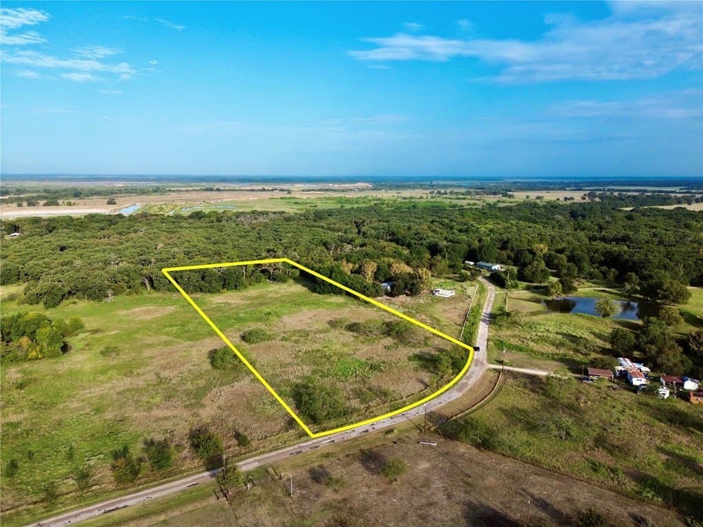 4.82 acres in Kaufman County - photo 2