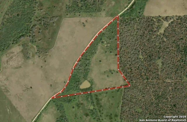 33.76 acres in Gonzales County - photo 4