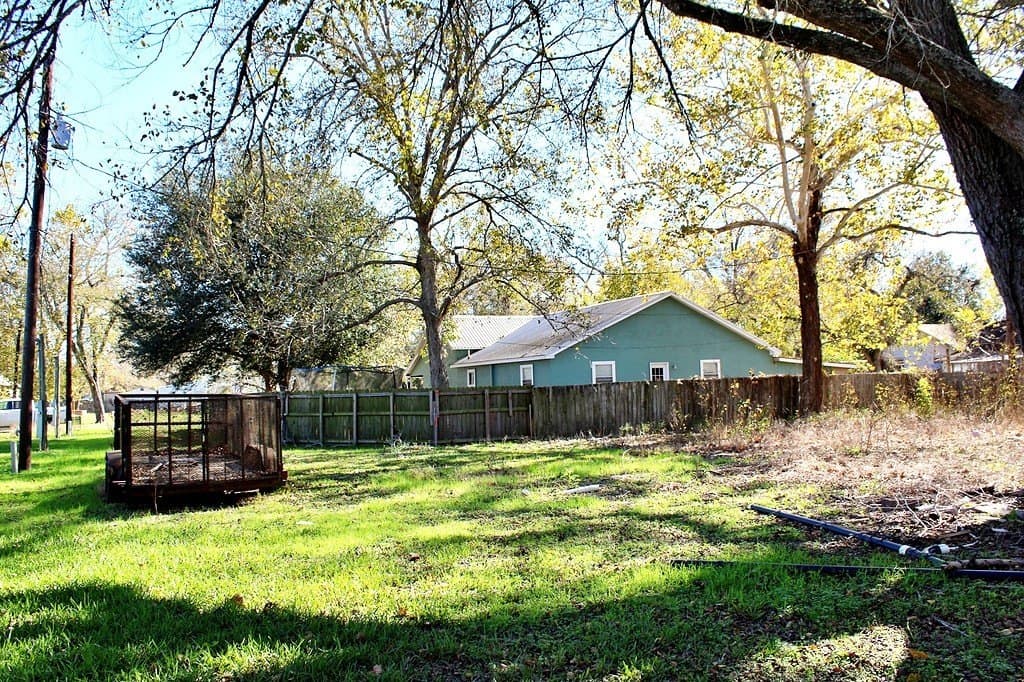 0.27 acres in Colorado County - photo 3