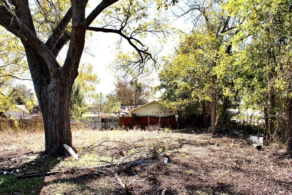 0.27 acres in Colorado County - photo 4