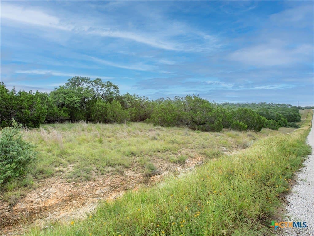 3 acres in Comal County - photo 10
