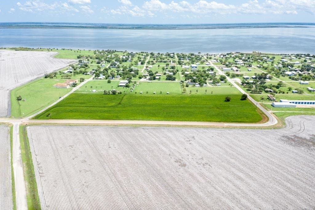 0.28 acres in Refugio County - photo 40