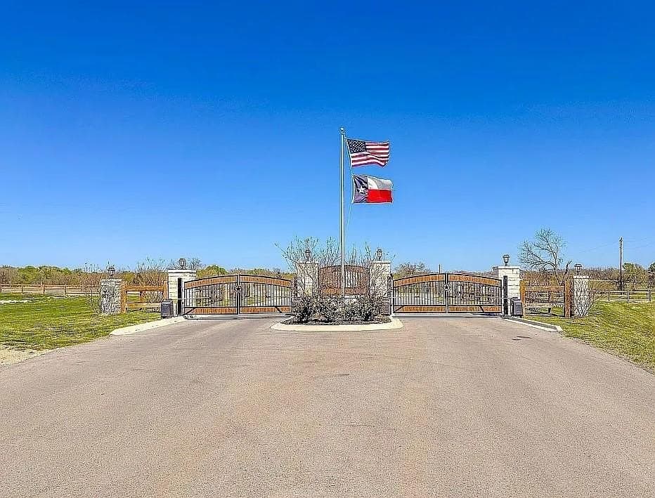 2.37 acres in Navarro County - photo 6