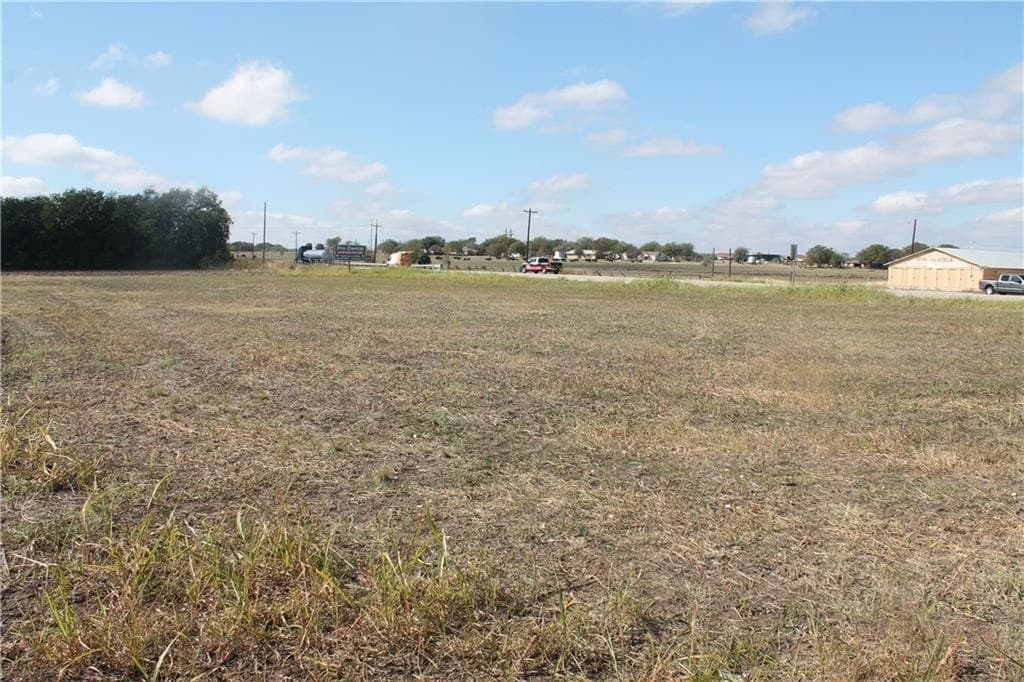 1.02 acres in McLennan County - photo 2