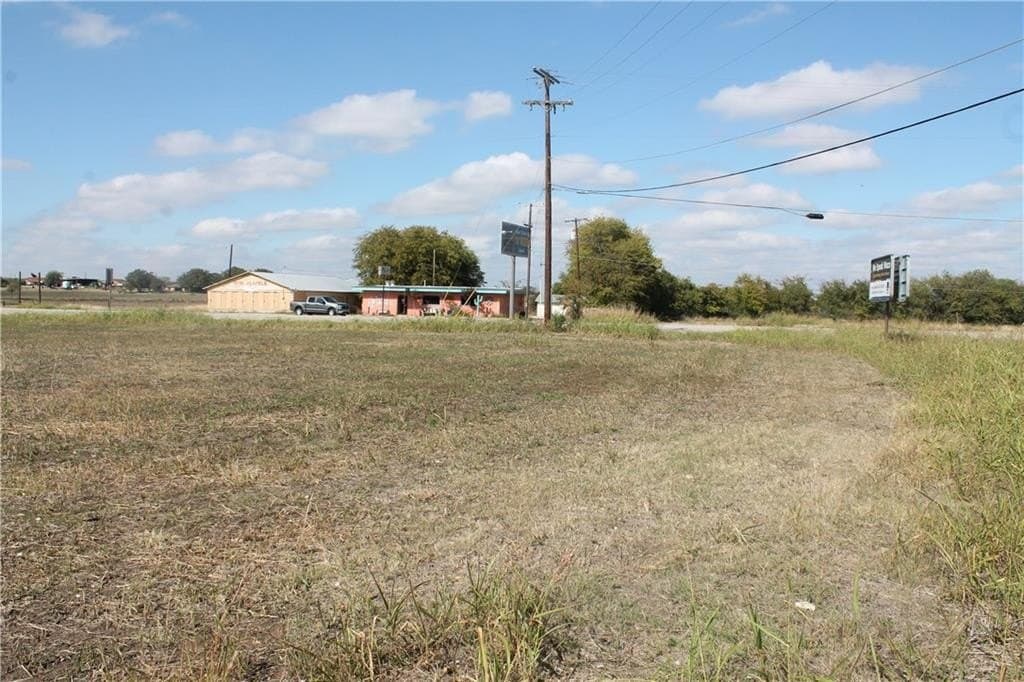 1.02 acres in McLennan County - photo 3