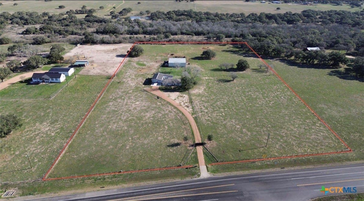 10 acres in Lavaca County - photo 23