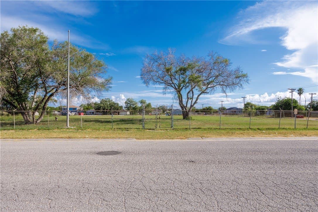 1.41 acres in Nueces County - photo 4