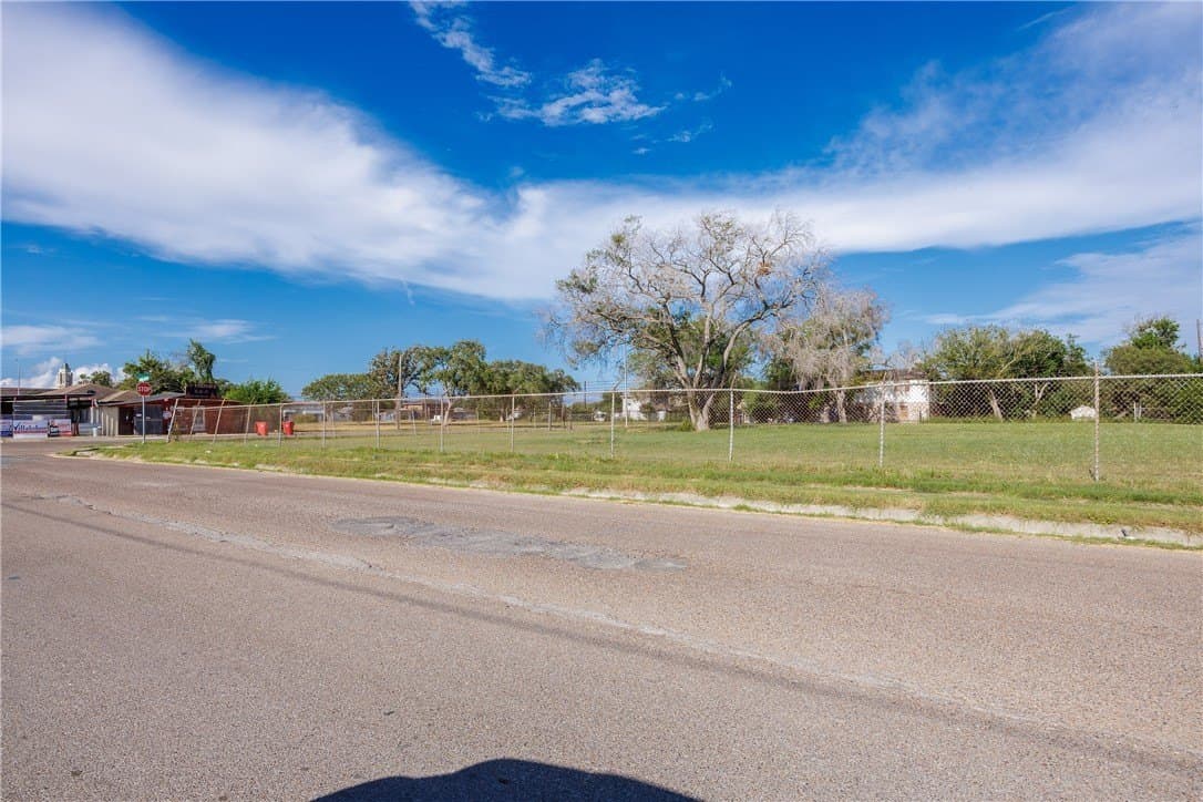 1.41 acres in Nueces County - photo 2
