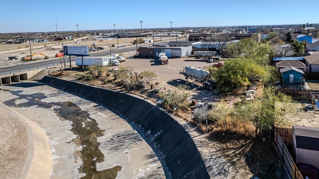 52,272 acres in Maverick County - photo 10