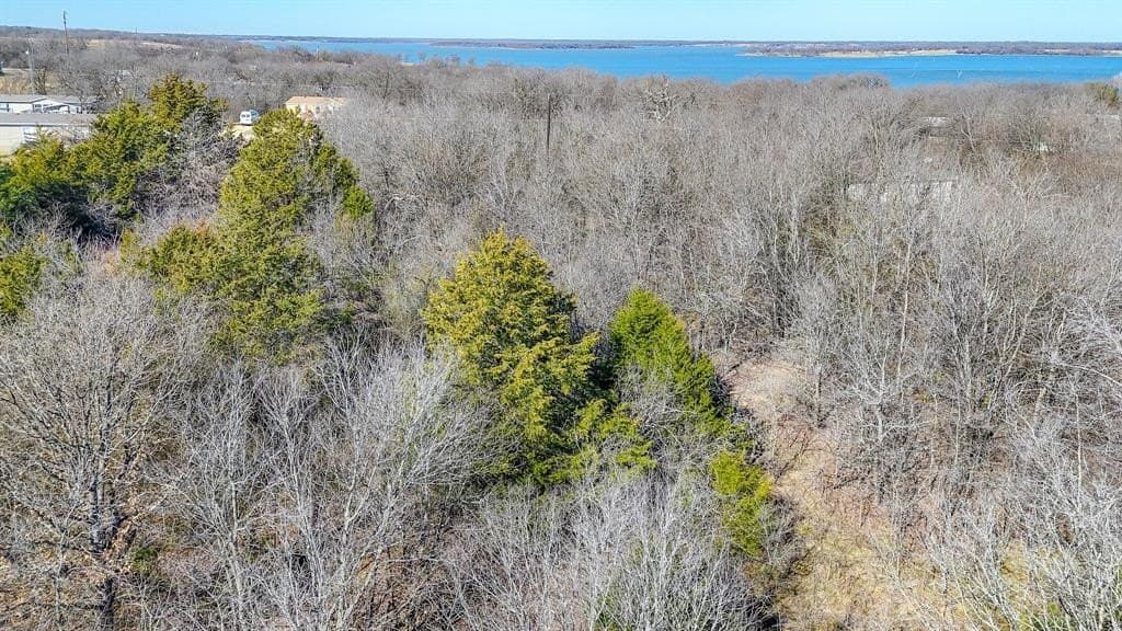 0.39 acres in Navarro County - photo 23
