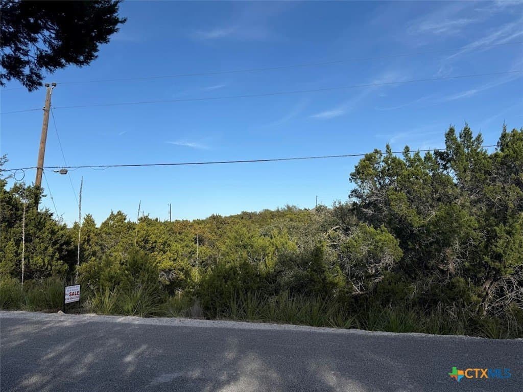 0.17 acres in Comal County - photo 4