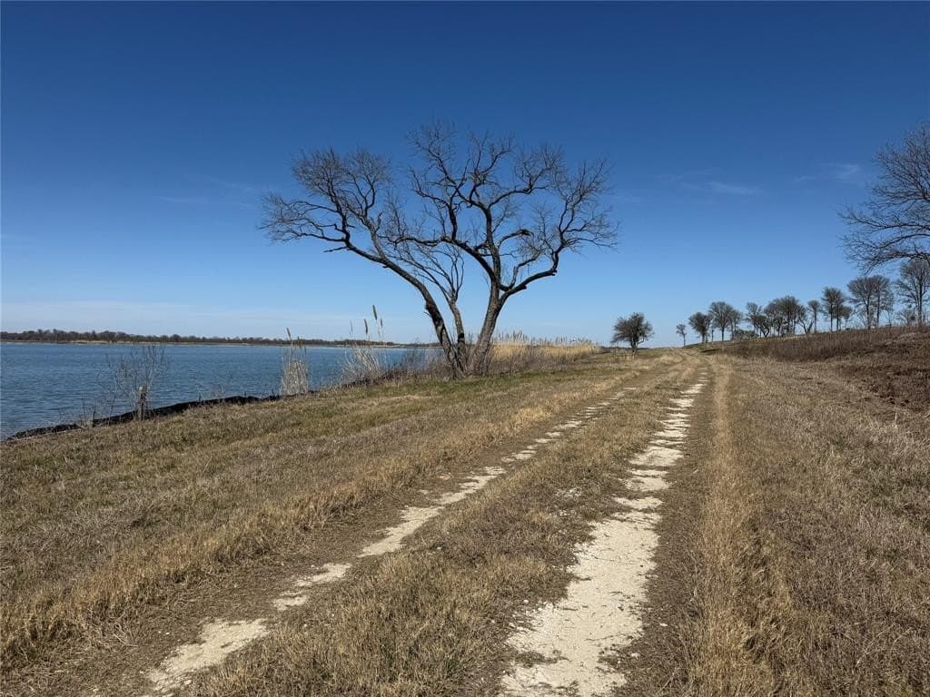 1.29 acres in Navarro County - photo 24