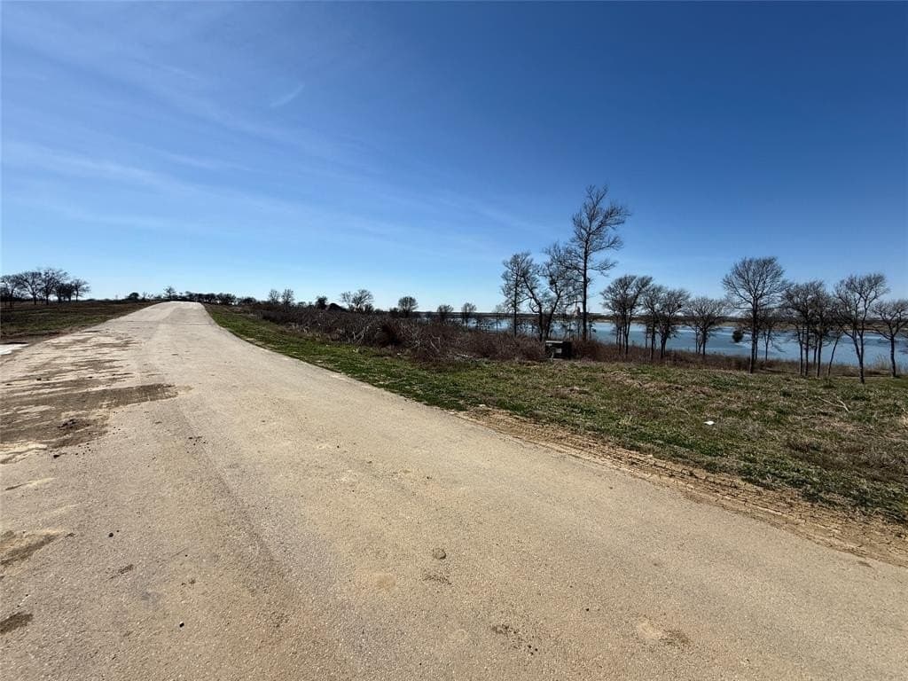1.29 acres in Navarro County - photo 2