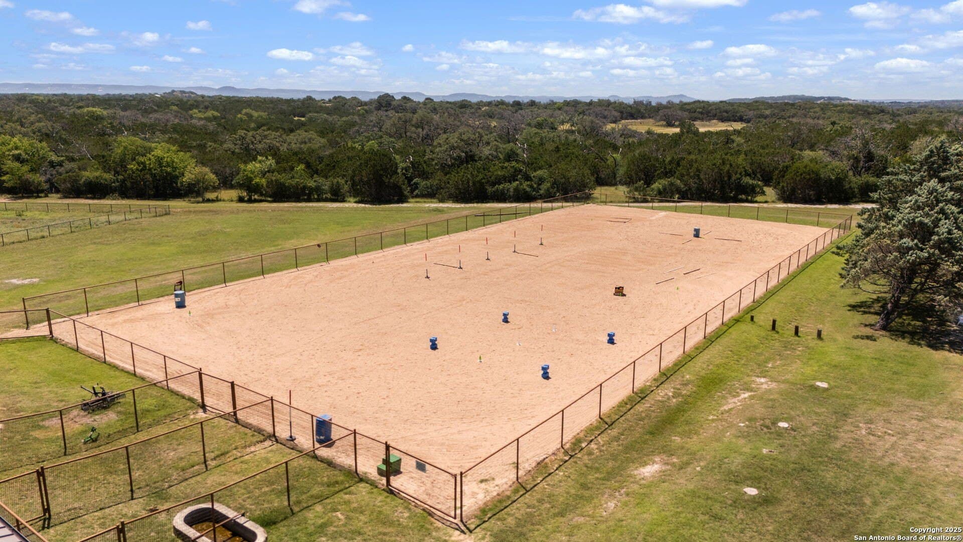 2 acres in Bandera County - photo 4