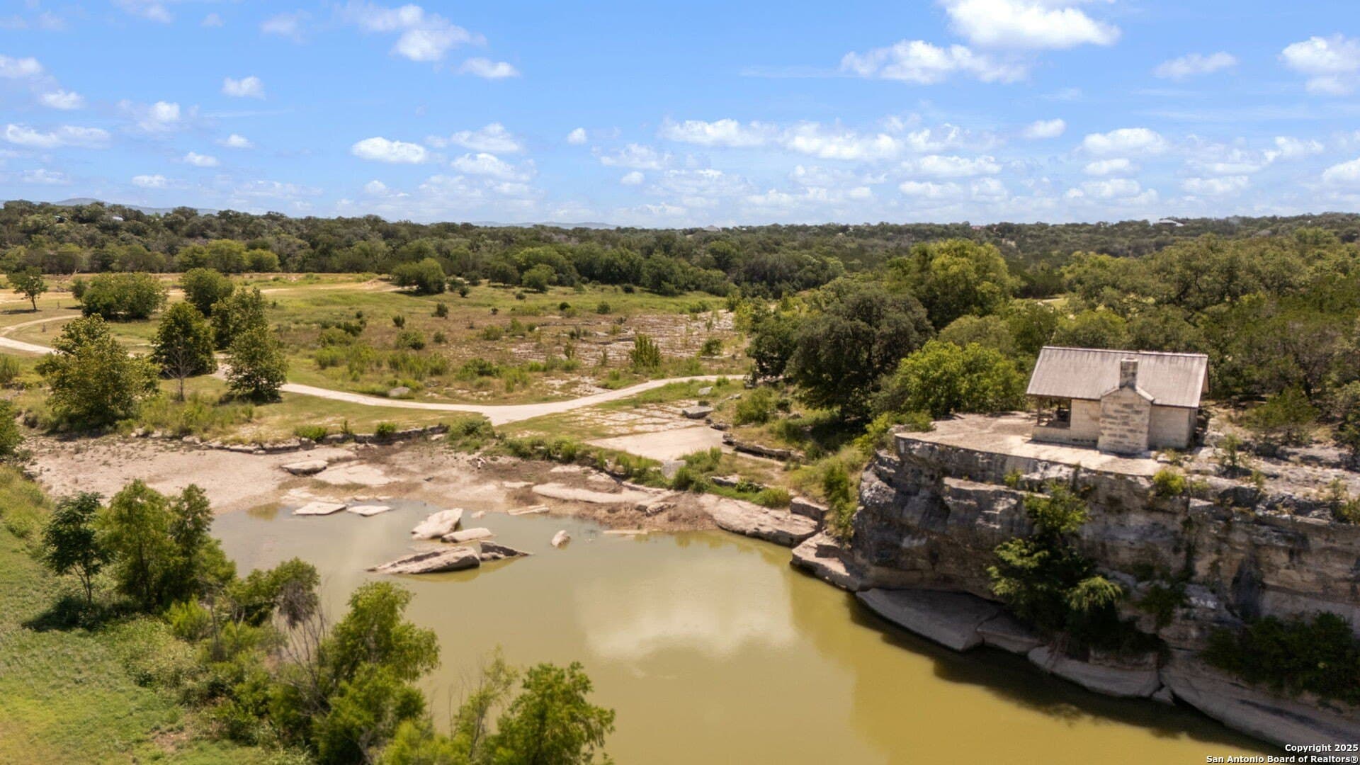 2 acres in Bandera County - photo 24