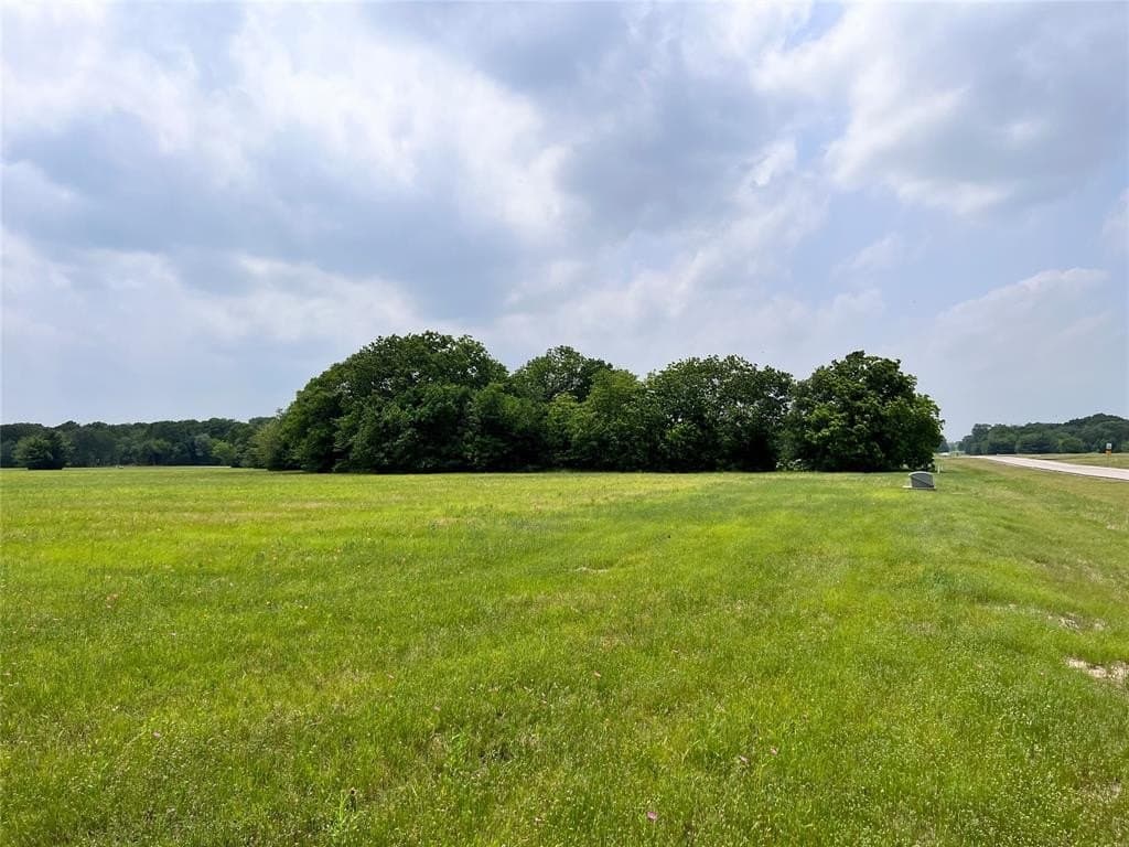 1.02 acres in Navarro County - photo 9