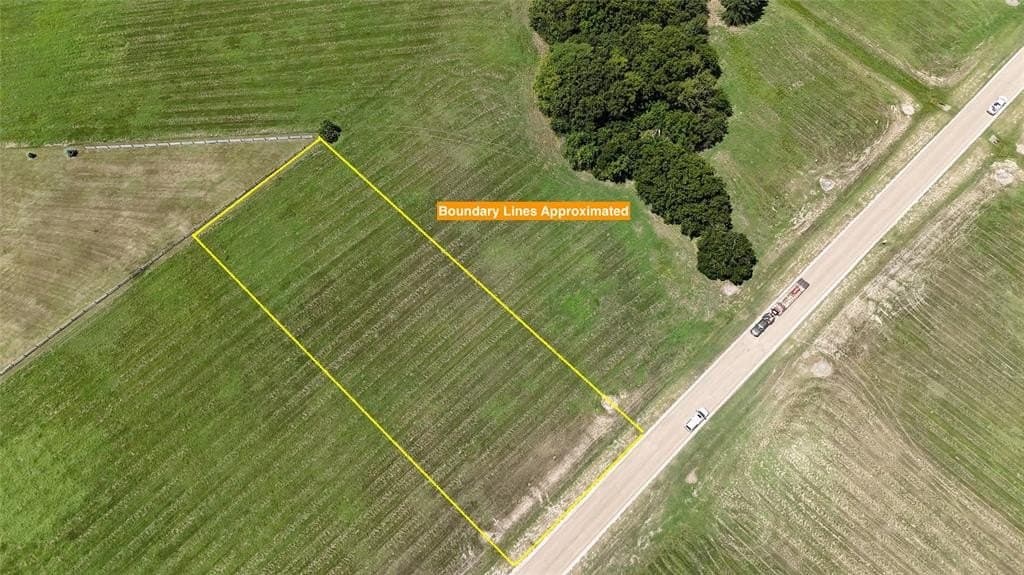 1.02 acres in Navarro County - photo 22