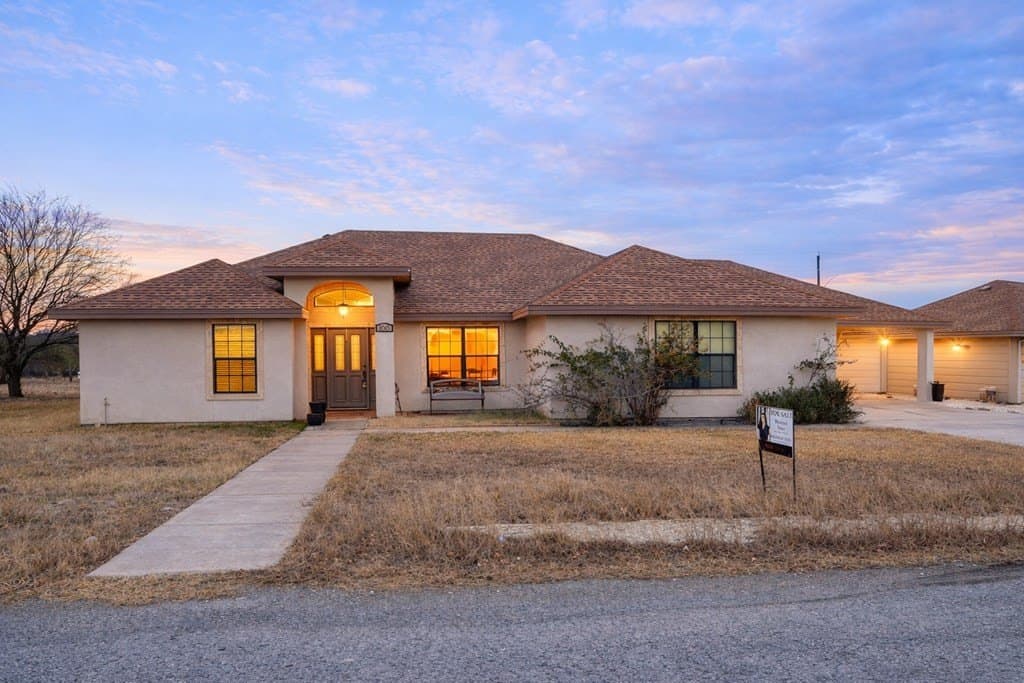 27,007.5 acres in Val Verde County - photo 2