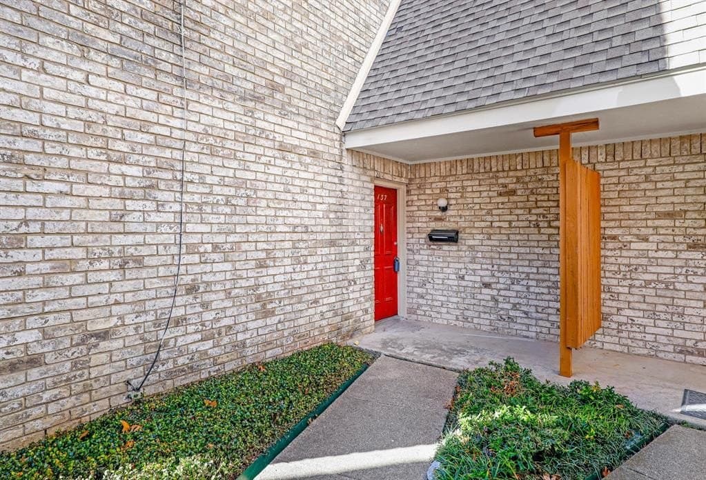 137 Trellis Place