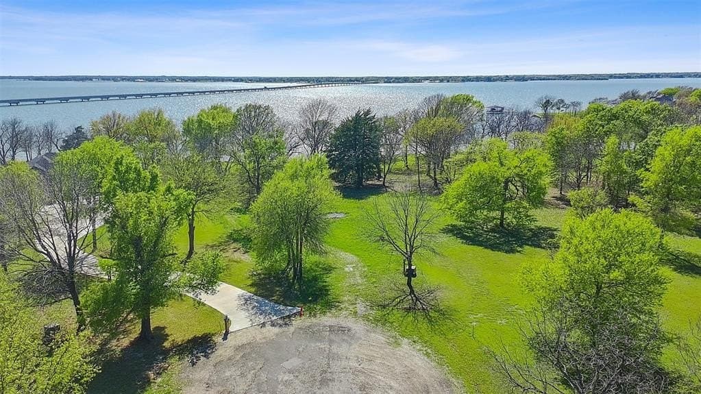 0.94 acres in Navarro County - photo 4