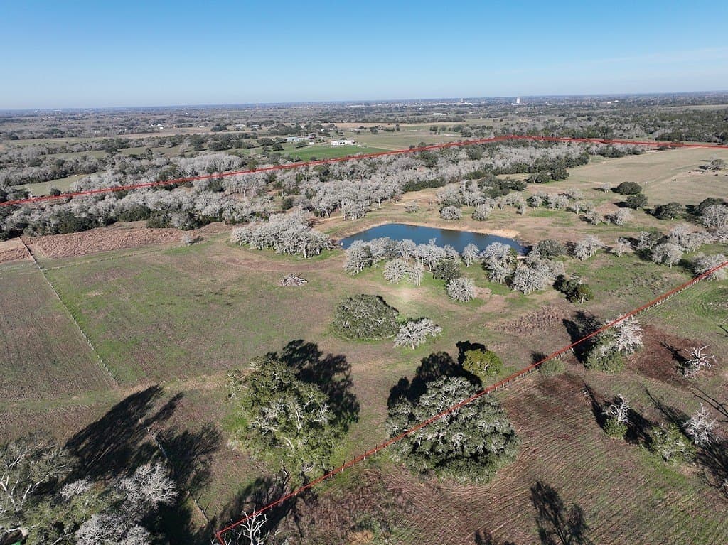 175.86 acres in Colorado County - photo 9