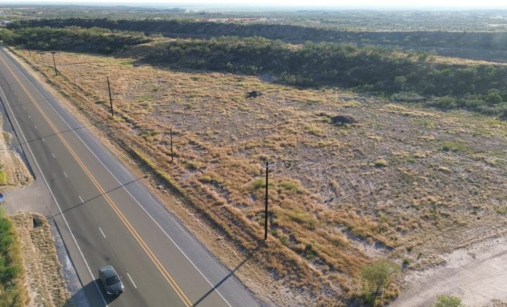 8727 US Hwy 277