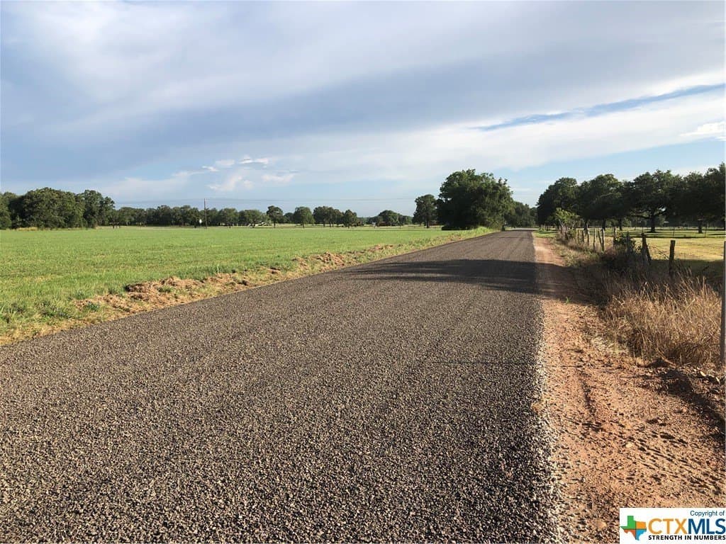 1 acres in Lavaca County - photo 4