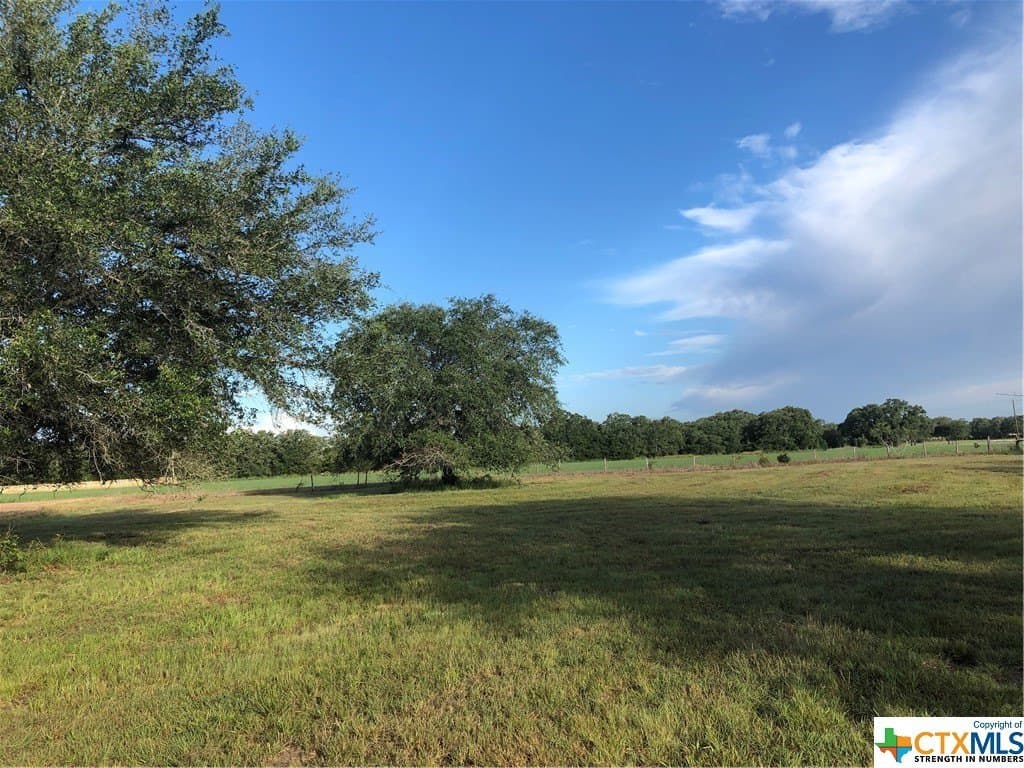 1 acres in Lavaca County - photo 2