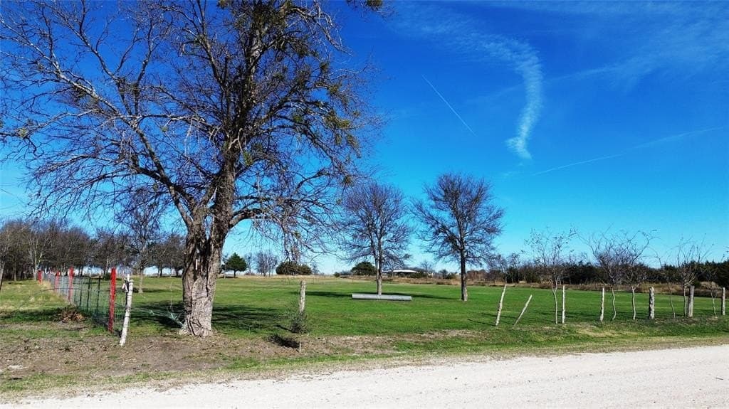 1 acres in Hill County - photo 10