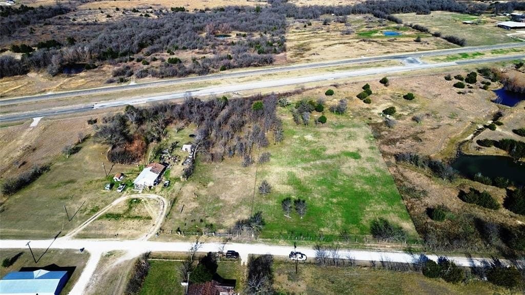 1 acres in Hill County - photo 2