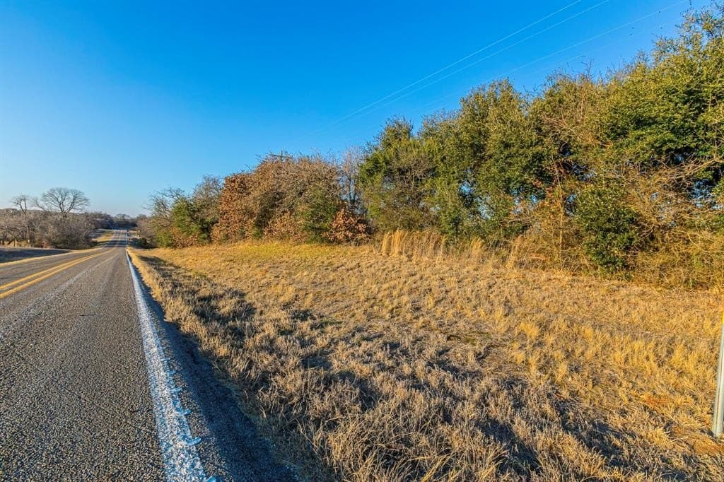 10.5 acres in Hill County - photo 4