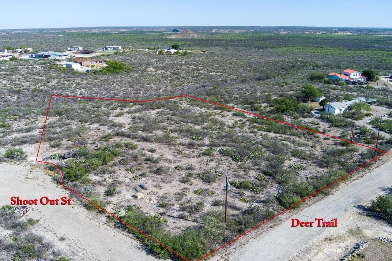 1.36 acres in Val Verde County - photo 2