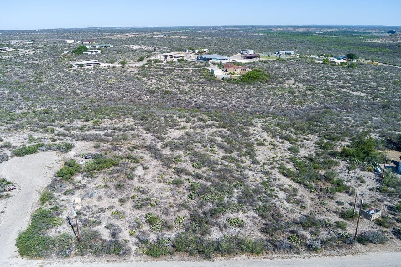 1.36 acres in Val Verde County - photo 4