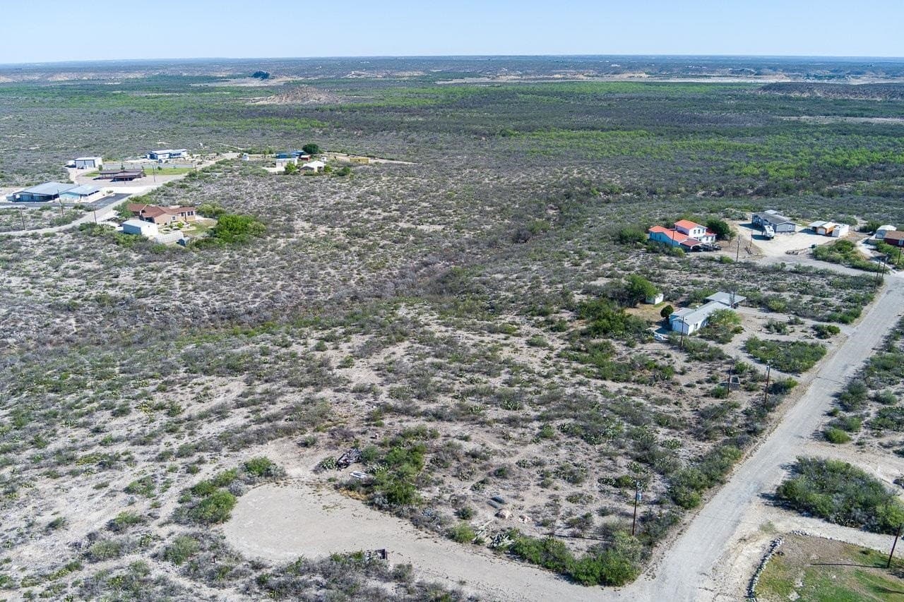 1.36 acres in Val Verde County - photo 5