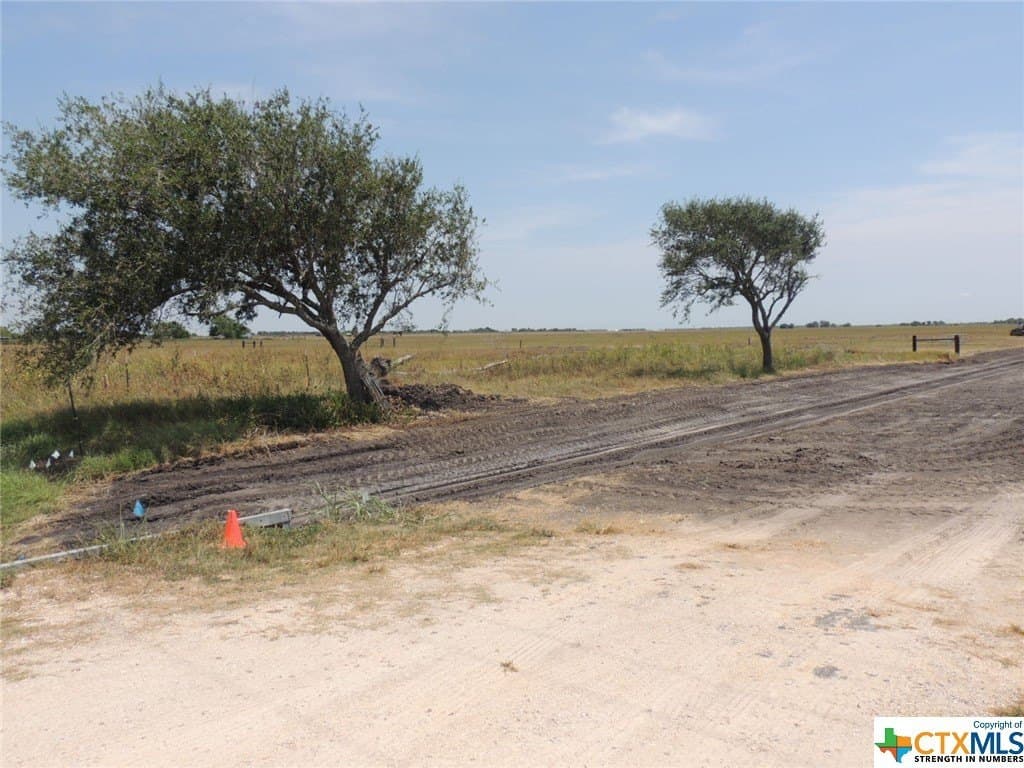 5 acres in Calhoun County - photo 4
