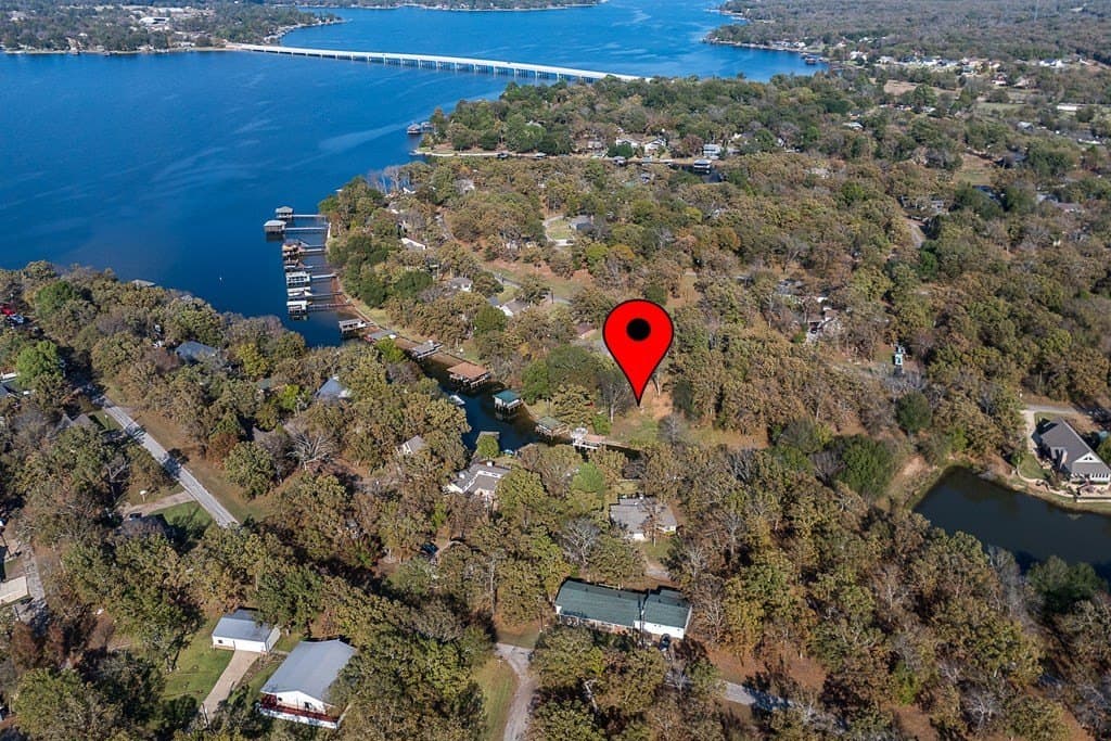 0.3 acres in Henderson County - photo 4
