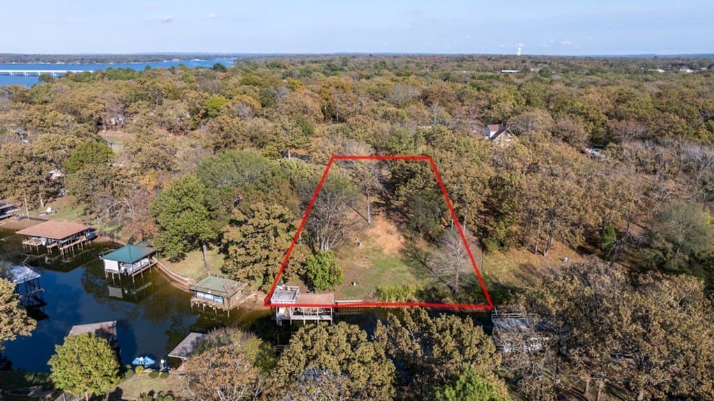 0.3 acres in Henderson County - photo 2